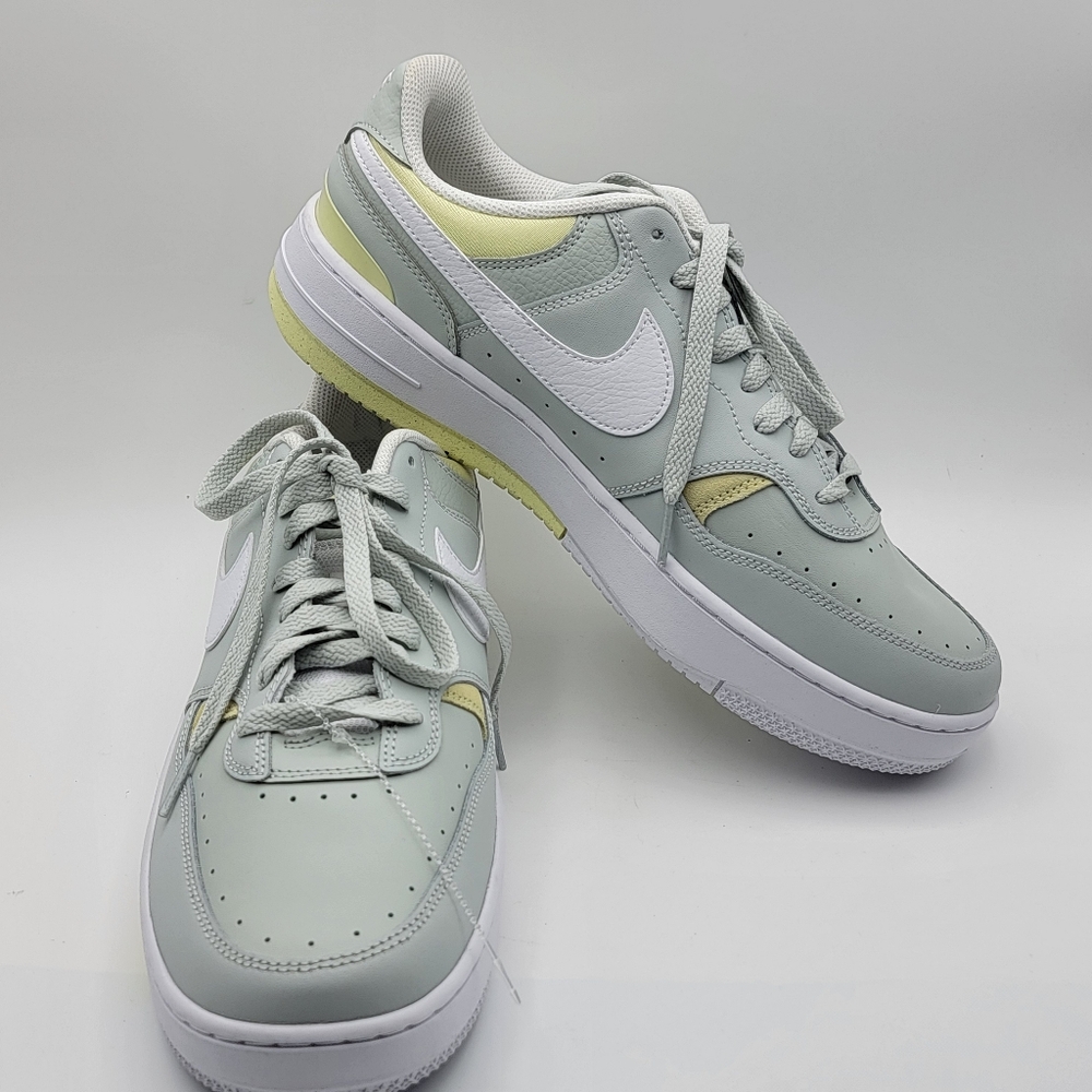NEW Nike Gamma Force Lt. Silver And Lime‎ Sneakers For Women SIZE 12. #1642